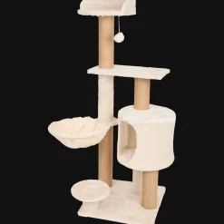 Kattenboom met krabpalen